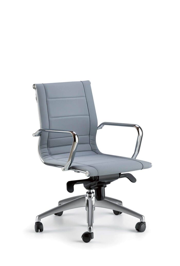 Poltrona Direzionale Kira con Schienale Basso, Braccioli ed Oscillante - immagine 3